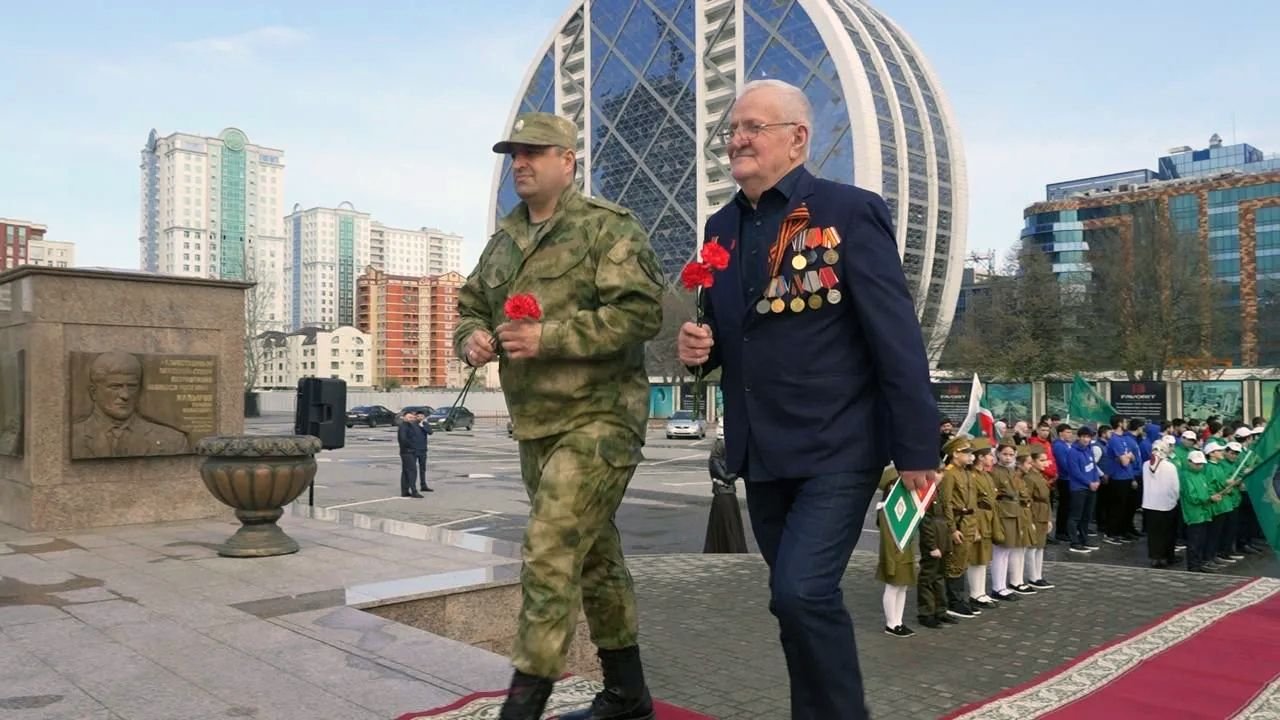 Офицер Росгвардии принял участие в праздновании годовщины присвоения Грозному почетного звания «Город воинской славы»