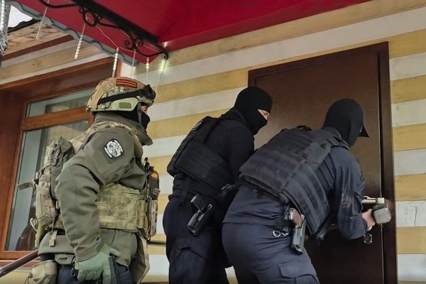 В Ульяновске при поддержке бойцов Росгвардии задержан подозреваемый в коррупционном преступлении В Ульяновске при поддержке бойцов Росгвардии задержан подозреваемый в коррупционном преступлении