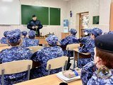 В Пятигорске офицер Росгвардии провел урок безопасности для кадет В Пятигорске офицер Росгвардии провел урок безопасности для кадет